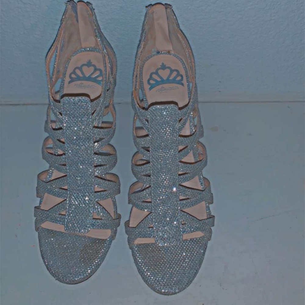 Brand: Fergalicious by Fergie Size: 7 Color: silver